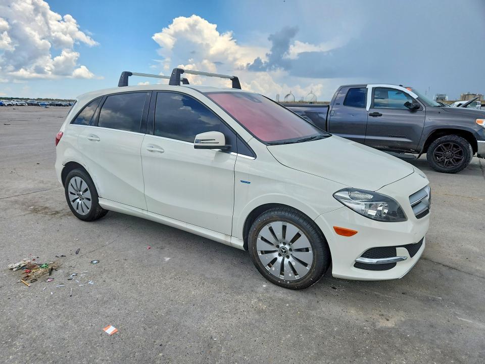 2017 Mercedes-benz B-klasse VIN WDDVP9ABXHJ015686 COPART salvage auction — NORMAL WEAR, LA - CERTIFICATE OF TITLE, sold $1,750 on 2026-07-22 (photo 4)