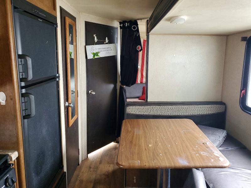 2017 Frrv VIN 4X4TSMB26HT111542 COPART salvage auction — VANDALISM, WA - VEHICLE CERT OF OWNERSHIP-TITL, sold $3,850 on 2026-09-08 (photo 6)