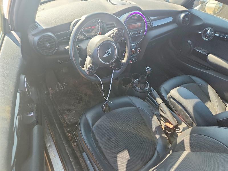 2016 Mini Cooper VIN WMWXP5C5XGT740045 COPART salvage auction — WATER/FLOOD, Il - Cert Of Title-Flood, sold $300 on 2026-08-18 (photo 8)