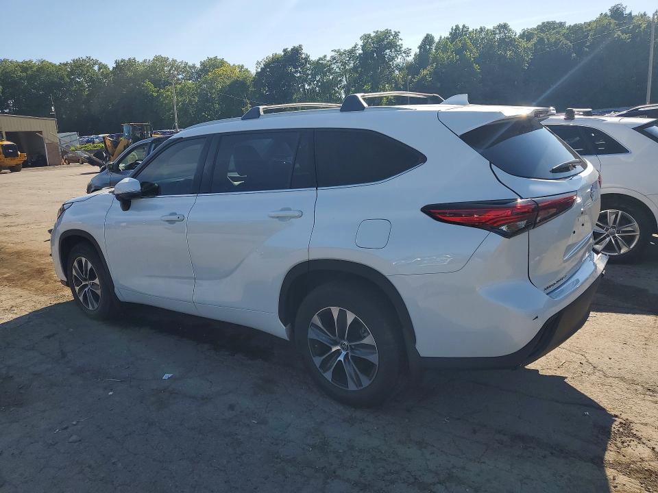 2022 Toyota Highlander VIN 5TDHZRBH2NS224410 COPART salvage auction — REAR END, Ny - Mv-907A Salvage Certificate, sold $14,200 on 2026-07-28 (photo 2)