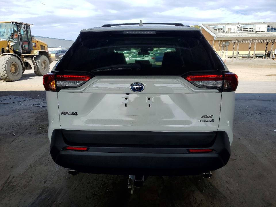 2021 Toyota Rav 4 VIN 2T3R6RFV3MW013498 COPART salvage auction — FRONT END, Ca - Salvage Certificate, sold $8,200 on 2026-07-30 (photo 6)
