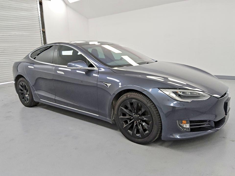 2018 Tesla Model s VIN 5YJSA1E21JF247794 COPART salvage auction — MINOR DENT/SCRATCHES, Tx - Certificate Of Title, sold $14,200 on 2026-07-28 (photo 4)