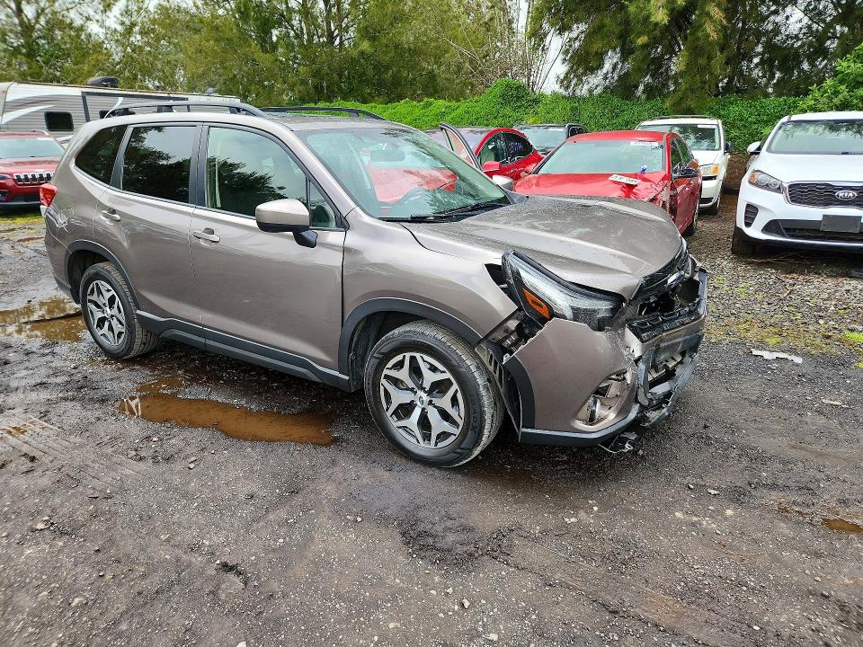 2022 Subaru Forester VIN JF2SKAEC7NH506916 COPART salvage auction — FRONT END, HI - BILL OF SALE - PARTS ONLY, sold $1,600 on 2026-08-24 (photo 4)