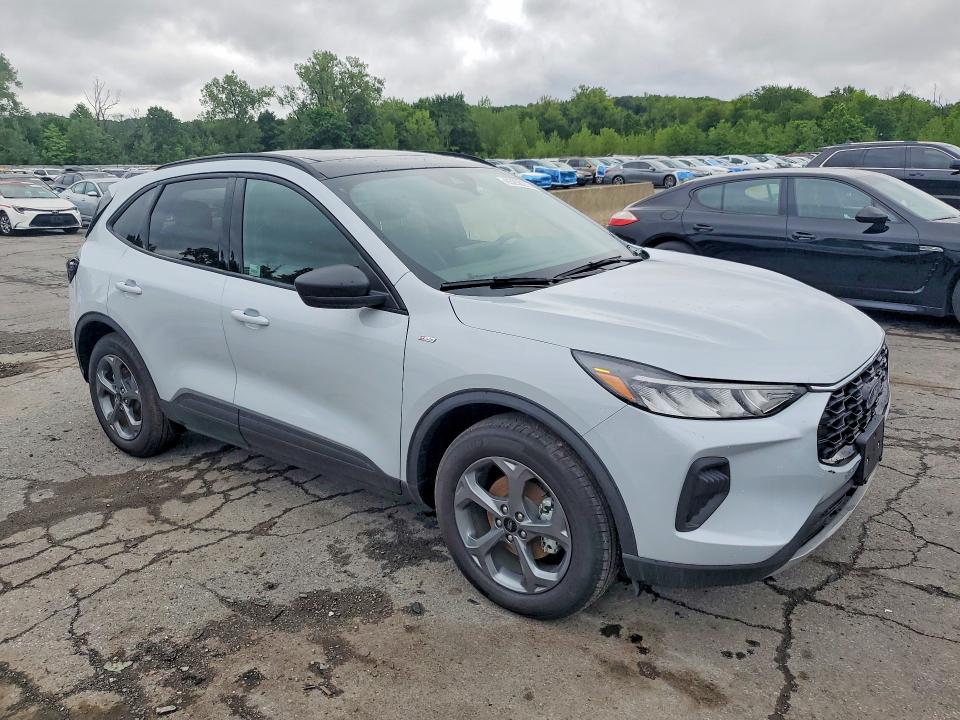 2026 Ford Escape VIN 1FMCU9MN2TUA40715 COPART salvage auction — REAR END, Il - Salvage Certificate, sold $7,800 on 2026-08-20 (photo 4)