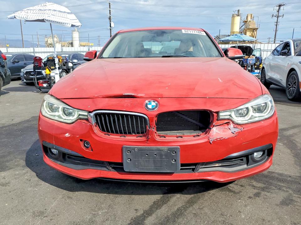 2018 BMW 3er VIN WBA8E5G52JNV02562 COPART salvage auction — REAR END, Salvage Title, sold $3,700 on 2026-08-12 (photo 5)
