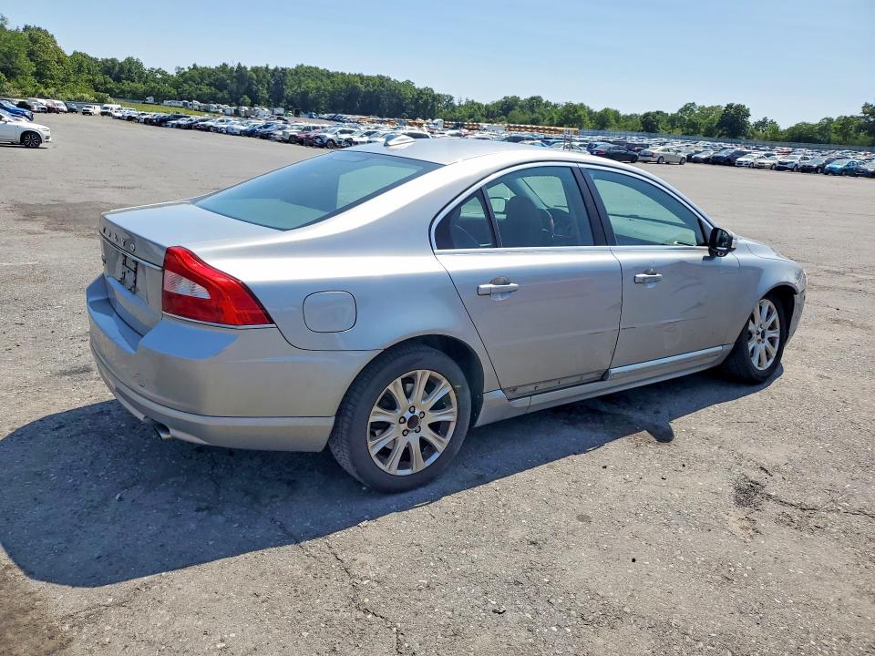 2011 Volvo S80 VIN YV1940AS7B1139559 COPART salvage auction — SIDE, PA - CERTIFICATE OF SALVAGE, sold $425 on 2026-08-18 (photo 3)