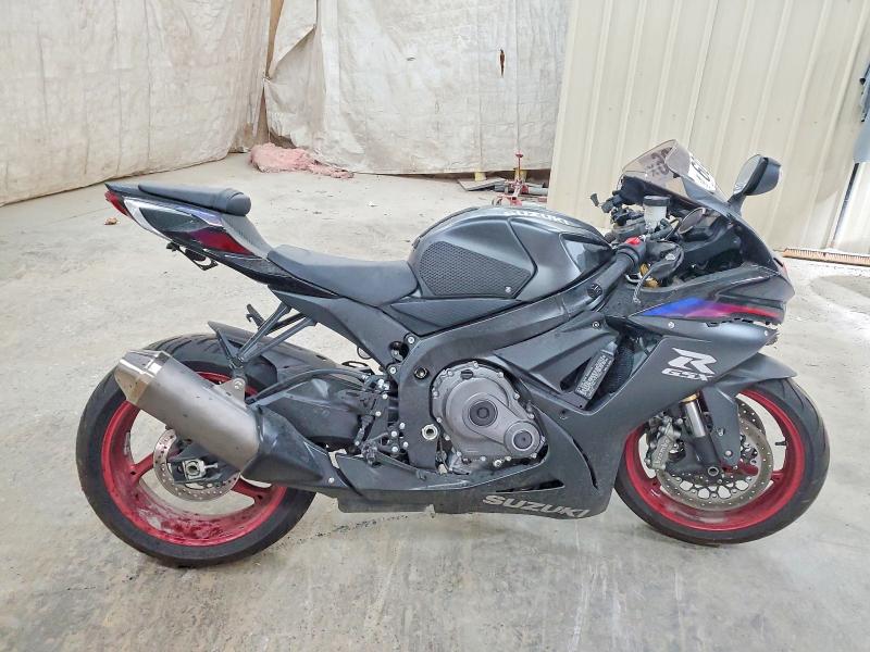 2026 Suzuki Gsx-r VIN JS1GR7MA1T7100551 COPART salvage auction — SIDE, Salvage Title, sold $1,350 on 2026-07-30 (photo 1)
