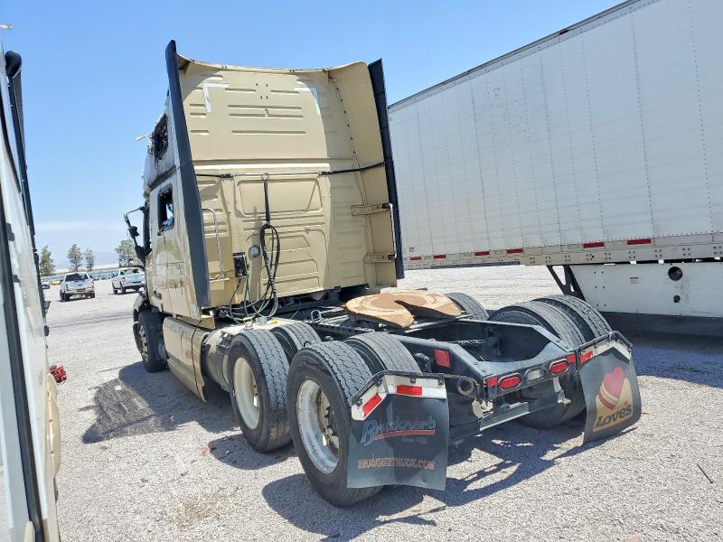 2020 Volvo Vn VIN 4V4NC9EH8LN249447 COPART salvage auction — BURN, TX - NONREPAIRABLE TITLE, sold $450 on 2026-07-24 (photo 3)