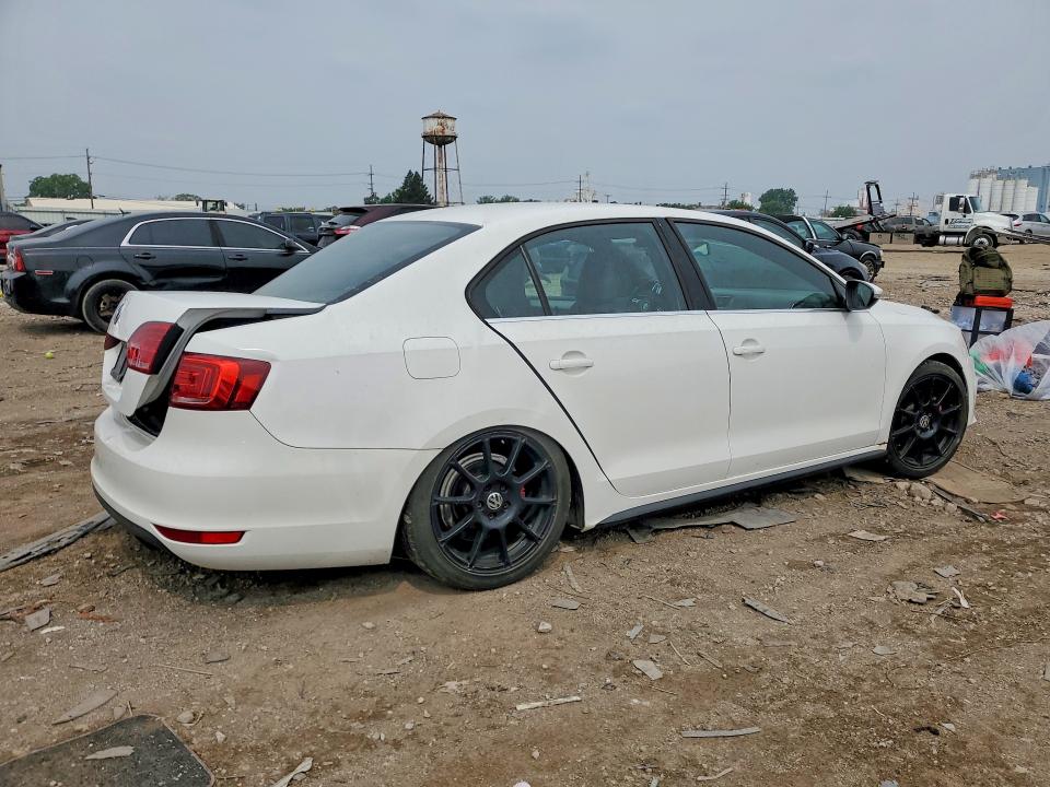 2014 Volkswagen Jetta VIN 3VW5S7AJ7EM388488 COPART salvage auction — REAR END, Il - Salvage Certificate, sold $475 on 2026-09-02 (photo 3)