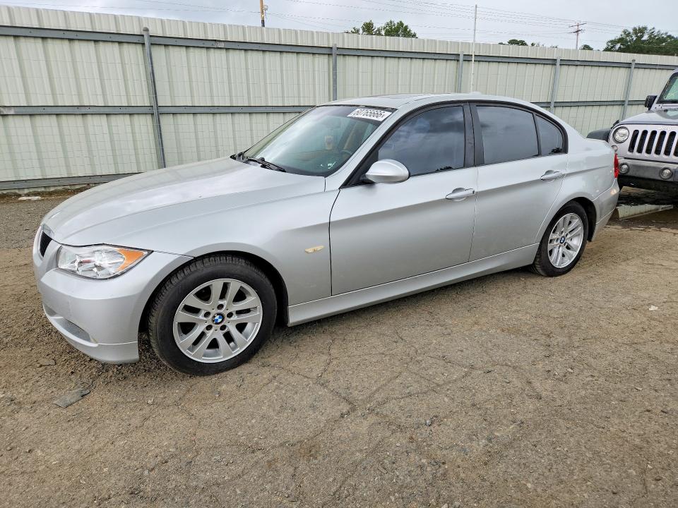 2006 BMW 3 series VIN WBAVB135X6PT19190 COPART salvage auction — MINOR DENT/SCRATCHES, La - Non Public Clean Title, sold $475 on 2026-07-23 (photo 1)