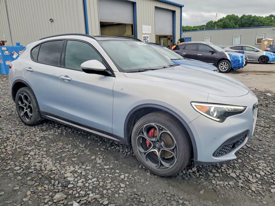 2022 Alfa romeo Stelvio VIN ZASPAKBN1N7D33801 COPART salvage auction — ROOF, Pa - Certificate Of Salvage, sold $5,700 on 2026-07-15 (photo 4)