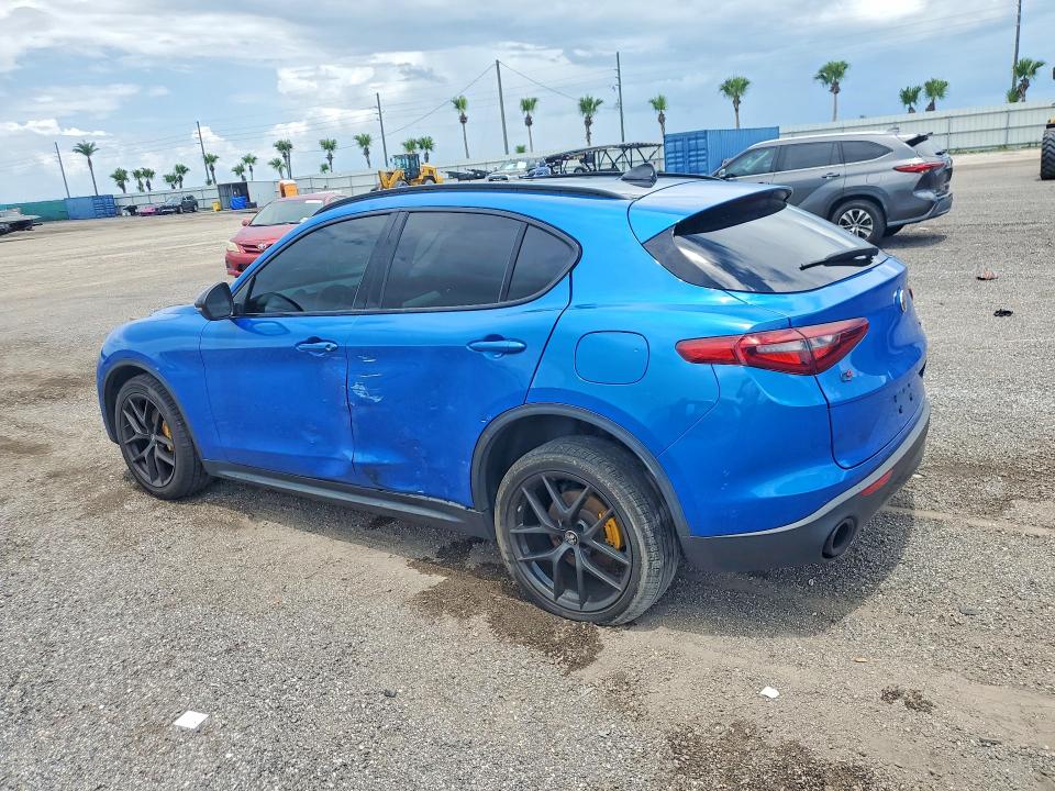 2019 Alfa romeo Stelvio VIN ZASPAKBN2K7C71904 COPART salvage auction — SIDE, Salvage Title, sold $3,850 on 2026-08-31 (photo 2)