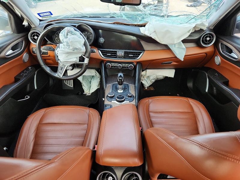 2017 Alfa romeo Giulia VIN ZARFAEEN3H7557275 COPART salvage auction — FRONT END, TX - SALVAGE VEHICLE TITLE, sold $1,350 on 2026-09-11 (photo 8)