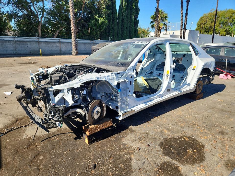2026 Genesis G90 VIN KMTFC4SD3TU059714 — COPART salvage auction photo