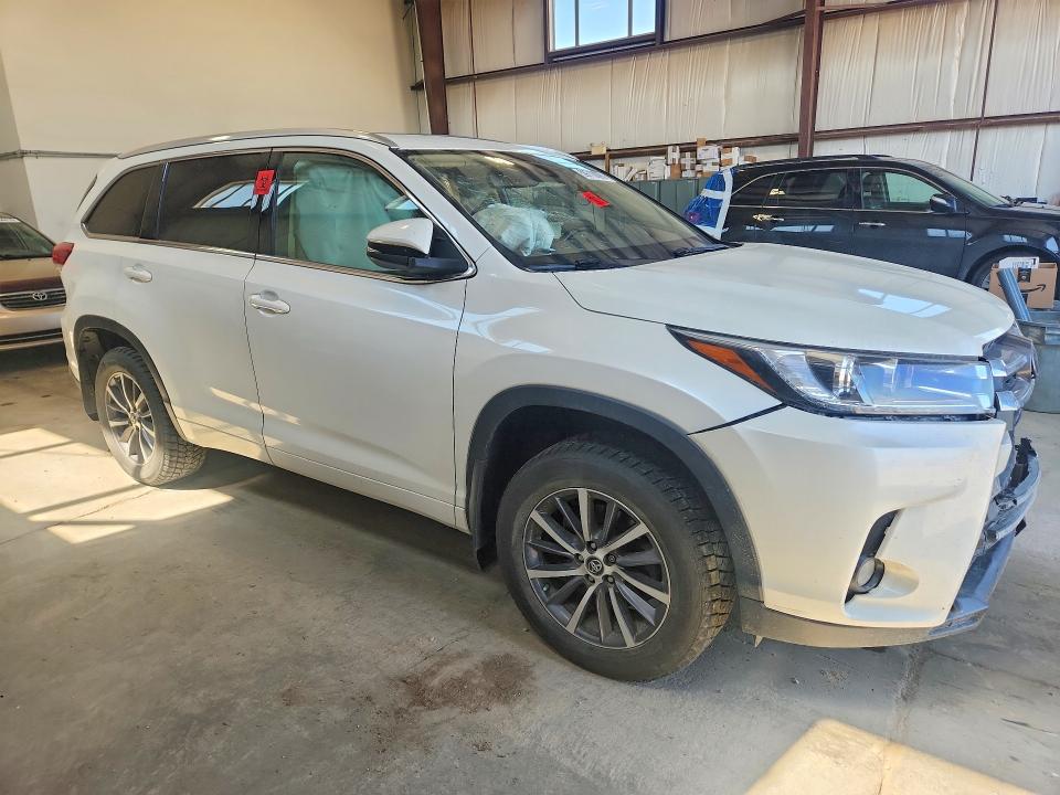2018 Toyota Highlander VIN 5TDJZRFH9JS850137 COPART salvage auction — FRONT END, AB - BOS - SALVAGE, sold $5,200 on 2026-07-30 (photo 4)