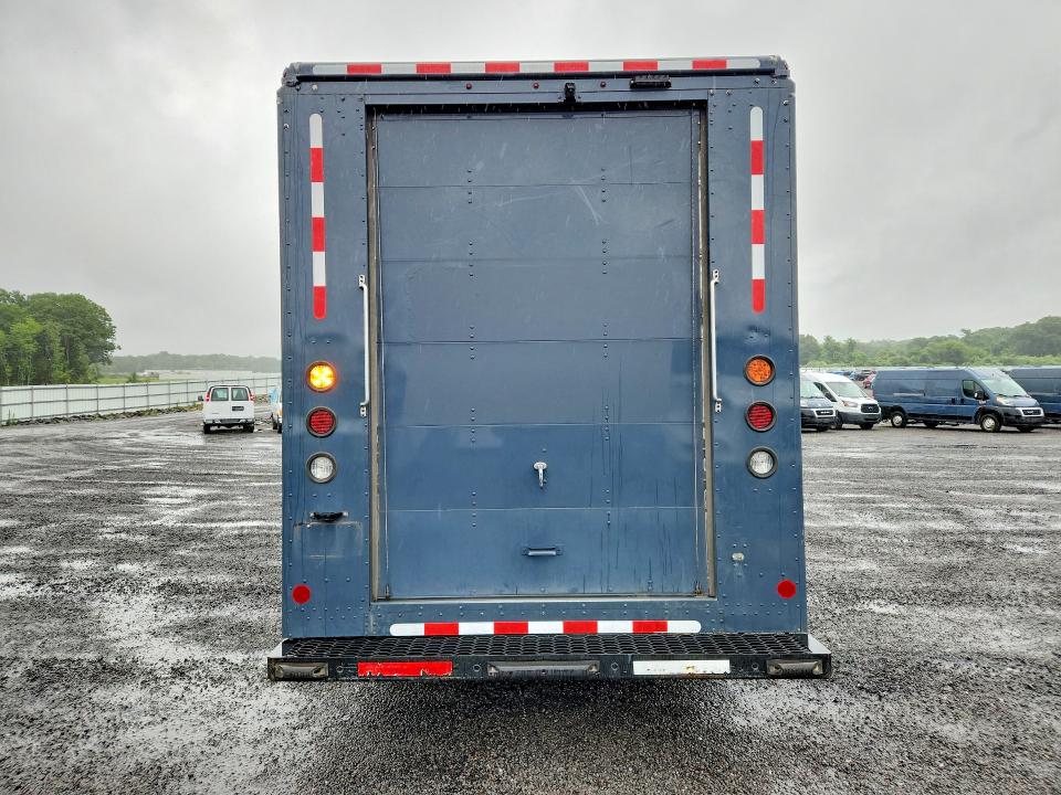 2020 Ford F59 VIN 1F65F5KN1L0A11526 COPART salvage auction — MINOR DENT/SCRATCHES, MA - CERTIFICATE OF TITLE, sold $20,750 on 2026-07-14 (photo 6)