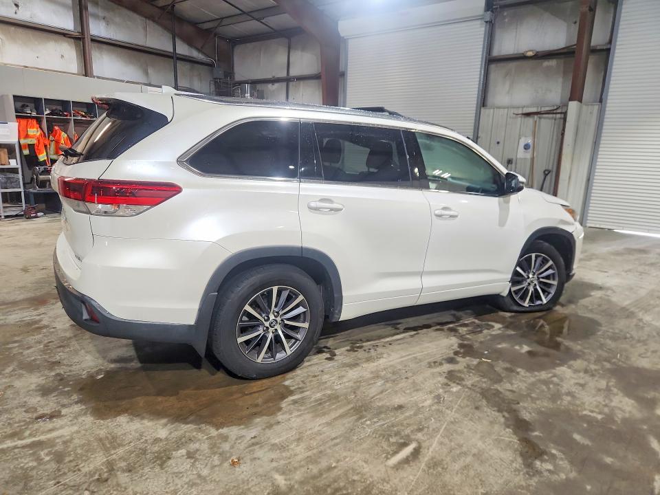 2017 Toyota Highlander VIN 5TDJZRFH0HS394989 COPART salvage auction — FRONT END, Ma - Cert Of Title-Salvage, sold $125 on 2026-07-30 (photo 3)