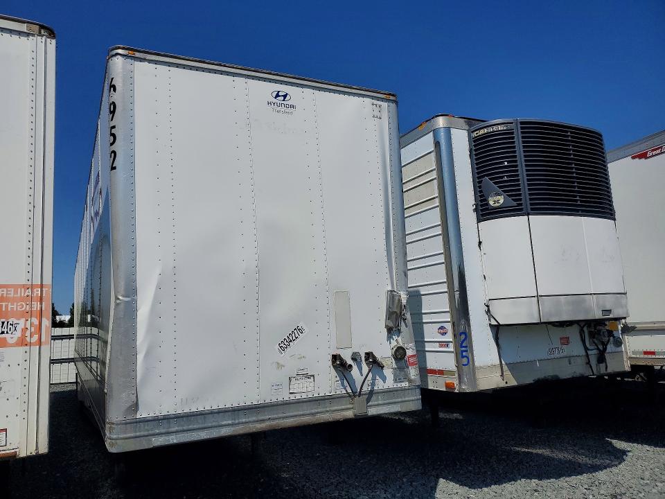 2017 Hyun Trailer VIN 3H3V532CXHT426067 COPART salvage auction — ROLLOVER, OH - CERT OF TITLE-SALVAGE, sold $1,400 on 2026-10-01 (photo 4)