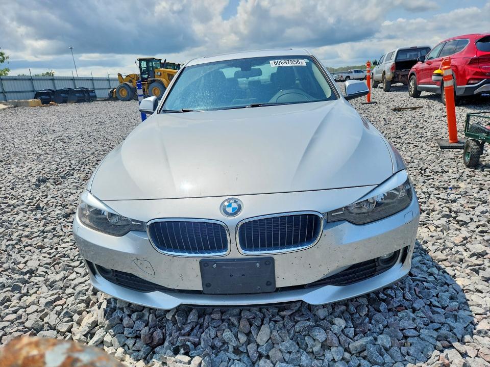 2013 BMW 3er VIN WBA3C3C56DF981481 COPART salvage auction — HAIL, WI - JUNKED VEHICLE BILL OF SALE, sold $975 on 2026-07-27 (photo 5)