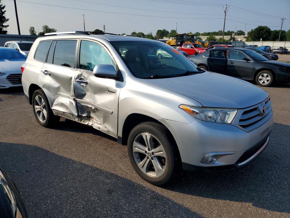 2011 Toyota Highlander VIN 5TDDK3EH7BS051197 COPART salvage auction — SIDE, Mn - Certificate Of Title, sold $3,700 on 2026-07-25 (photo 4)