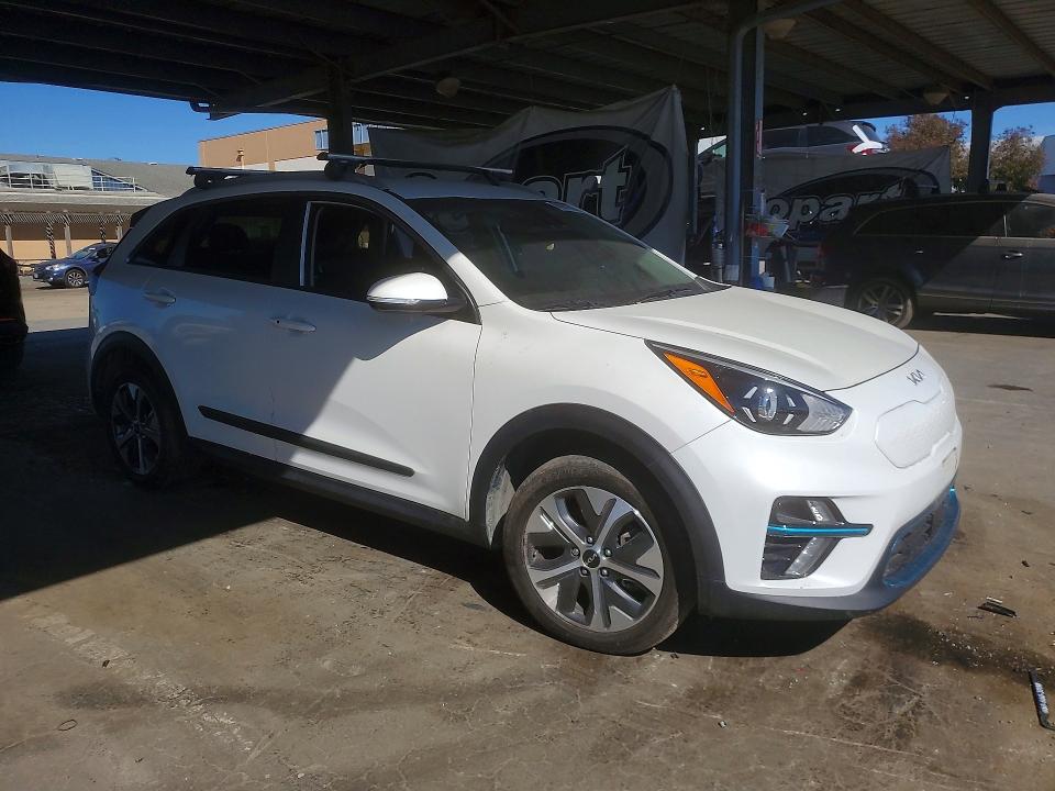 2022 Kia VIN KNDCC3LG9N5142050 COPART salvage auction — MINOR DENT/SCRATCHES, Ca - Dis/Dlr/Exp Only Clean Title (P), sold $6,900 on 2026-07-21 (photo 4)