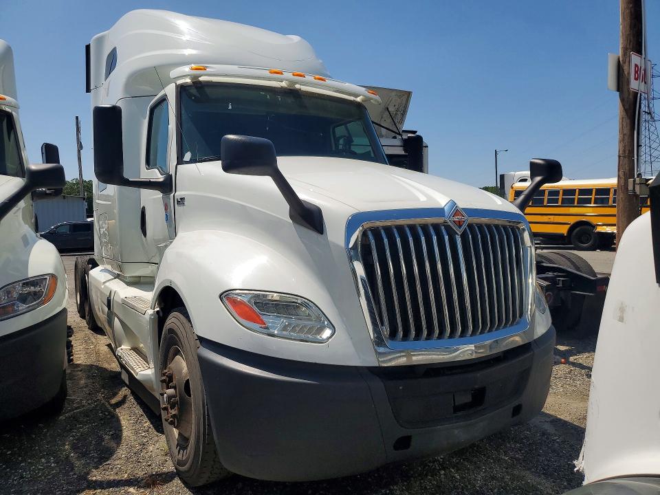 2019 International VIN 3HSDZAPR6KN333659 COPART salvage auction — MINOR DENT/SCRATCHES, NJ - CERTIFICATE OF TITLE, sold $1,800 on 2026-07-28 (photo 4)