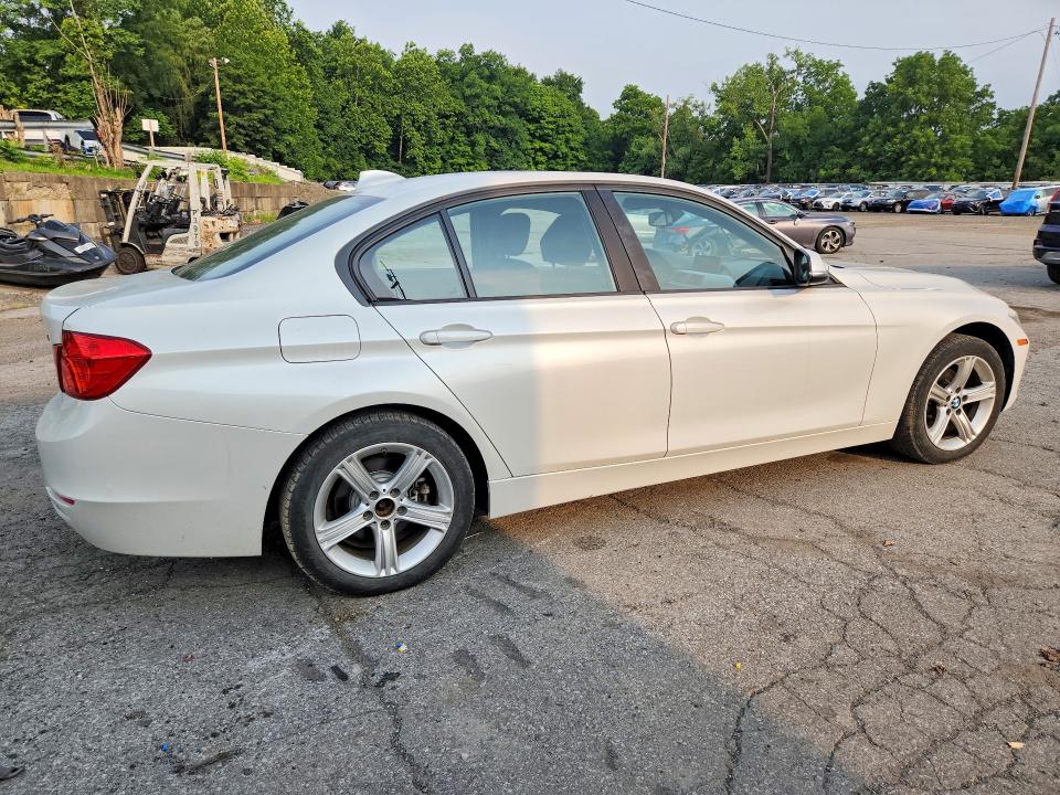 2013 BMW 3er VIN WBA3B5C5XDF592972 COPART salvage auction — SIDE, Ny - Mv-907A Salvage Certificate, sold $1,000 on 2026-08-03 (photo 3)