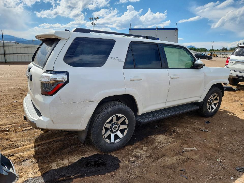 2022 Toyota 4runner VIN JTEPU5JR0N6023548 COPART salvage auction — FRONT END, Co - Salvage Title, sold $300 on 2026-07-29 (photo 3)