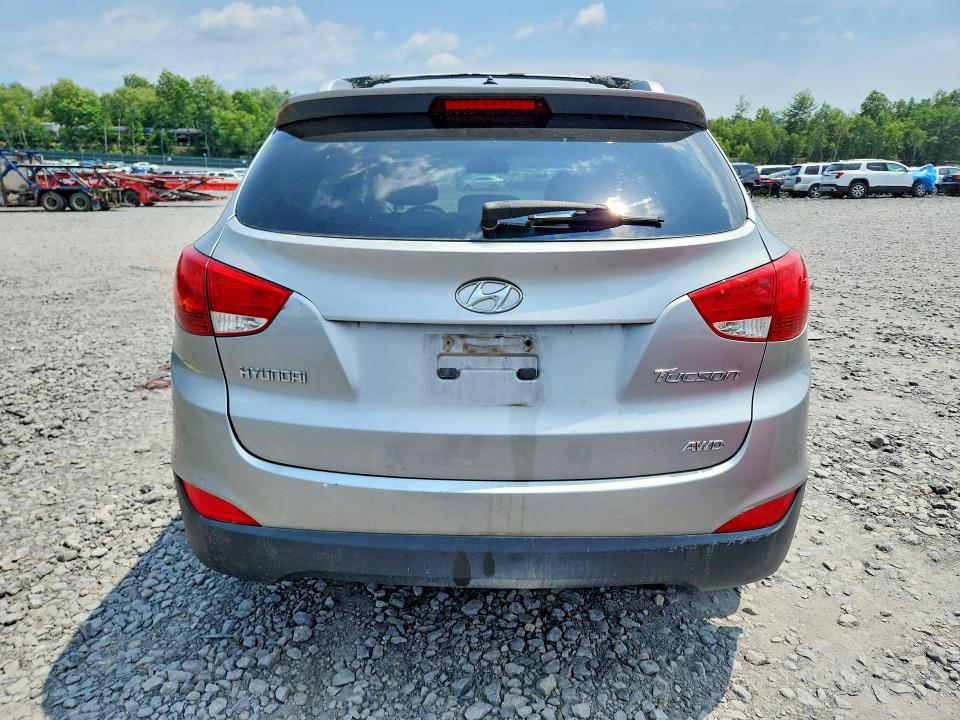 2012 Hyundai Tucson VIN KM8JUCAC4CU520682 COPART salvage auction — FRONT END, PA - CERT OF TITLE, sold $500 on 2026-07-22 (photo 6)