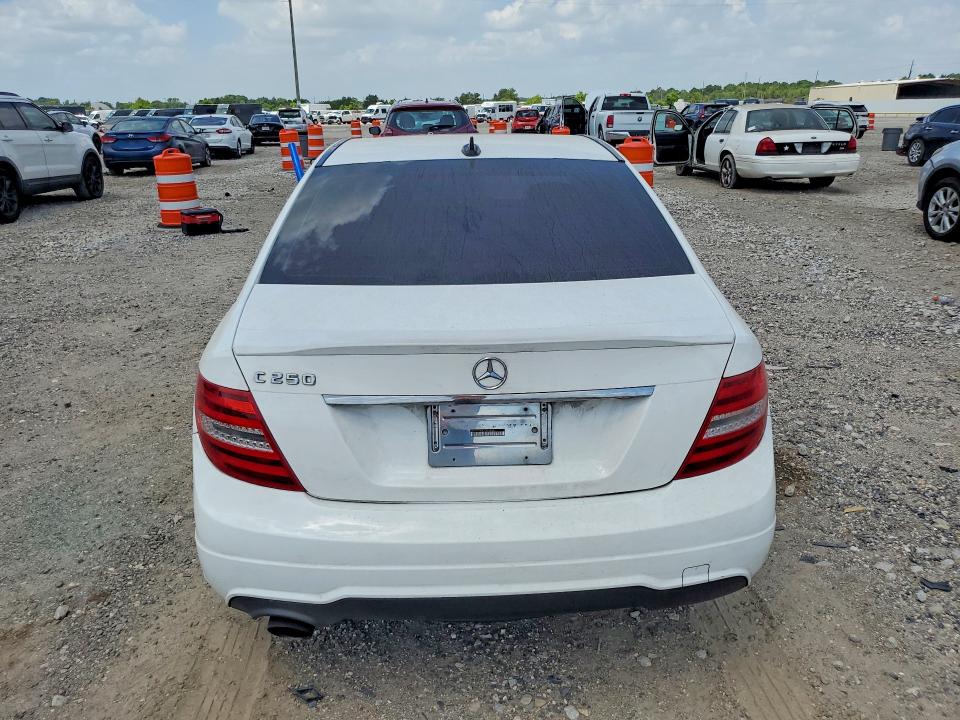 2013 Mercedes-benz C-klasse VIN WDDGF4HB4DG095496 COPART salvage auction — MECHANICAL, Tx - Certificate Of Title, sold $500 on 2026-08-06 (photo 6)