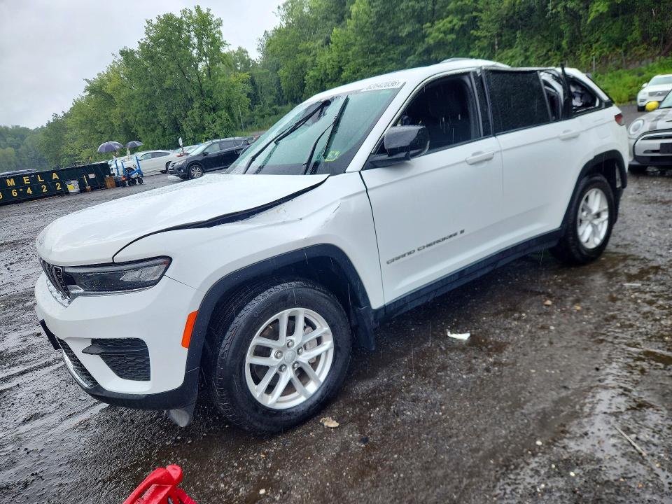 2025 Jeep Cherokee VIN 1C4RJHAG8SC302653 — COPART salvage auction photo