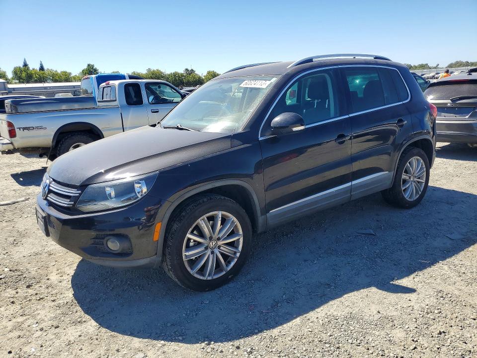2015 Volkswagen Tiguan VIN WVGBV7AXXFW504555 COPART salvage auction — MINOR DENT/SCRATCHES, Ca - Dis/Dlr/Exp Only Clean Title, sold $1,350 on 2026-07-16 (photo 1)