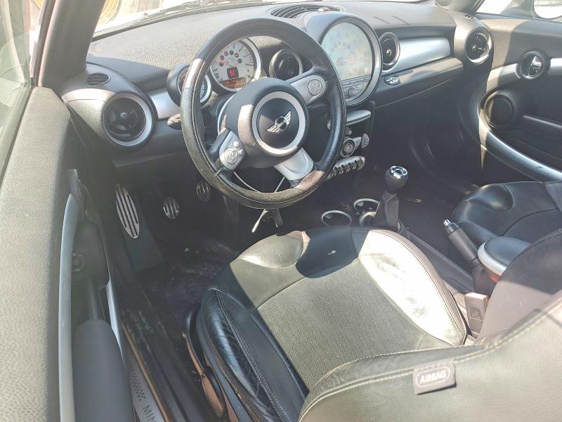 2009 Mini Cooper VIN WMWMS33569TG88182 COPART salvage auction — VANDALISM, PA - CERTIFICATE OF SALVAGE, sold $850 on 2026-08-06 (photo 8)
