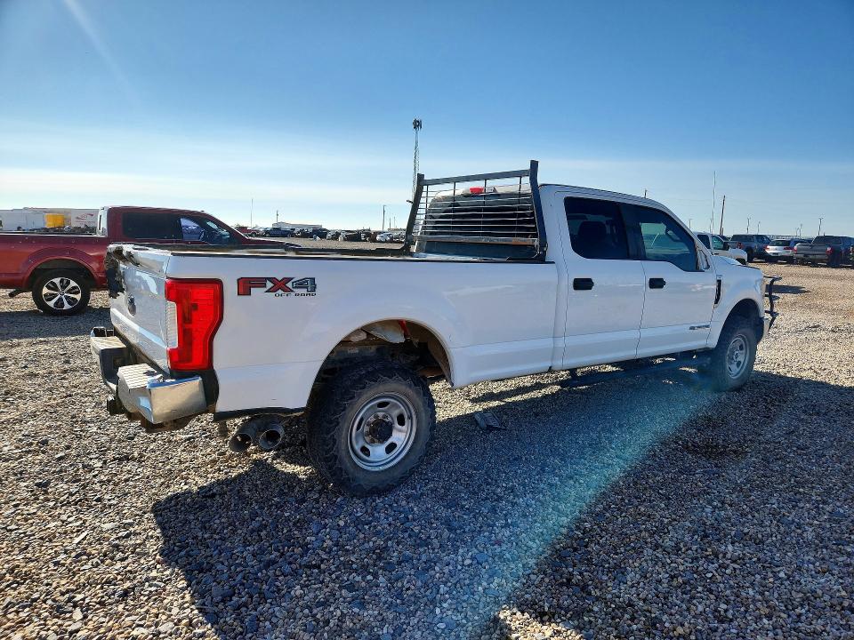 2017 Ford F350 VIN 1FT8W3BT7HEF13013 COPART salvage auction — MINOR DENT/SCRATCHES, Tx - Certificate Of Title (P), sold $7,300 on 2026-07-28 (photo 3)