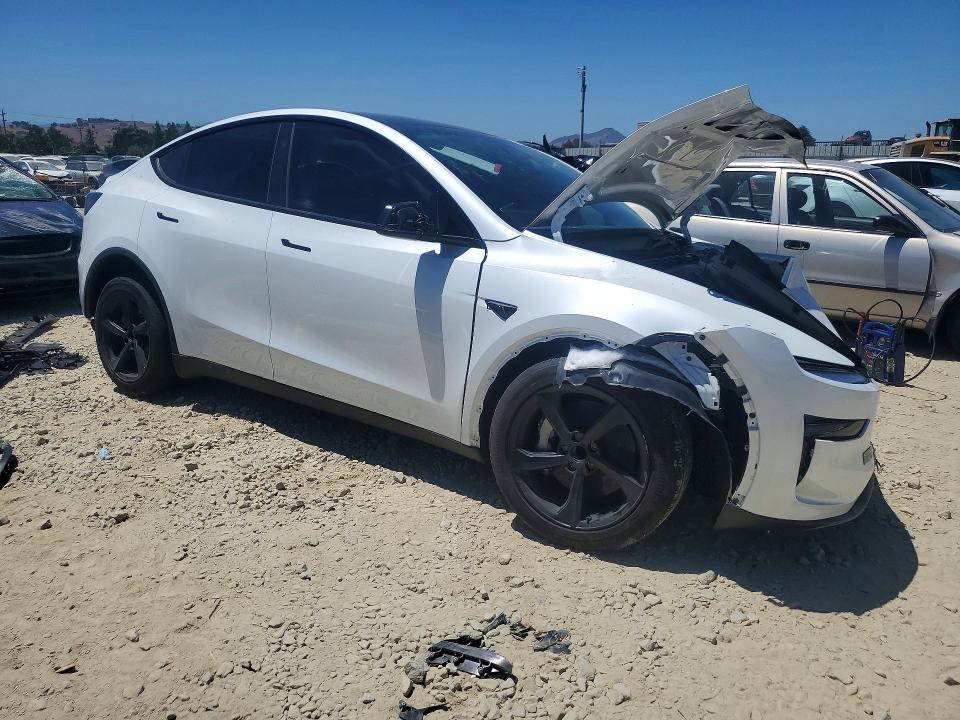 2026 Tesla Model y VIN 7SAYGDED7TF431994 COPART salvage auction — FRONT END, Ca - Dis/Dlr/Exp Only Clean Title, sold $22,500 on 2026-07-15 (photo 4)