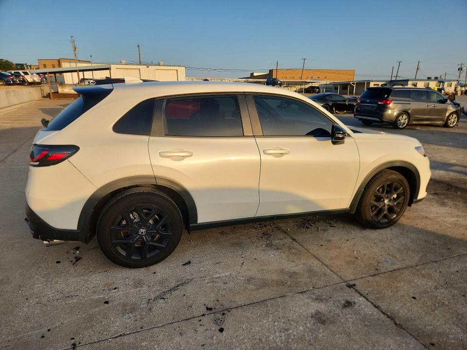 2024 Honda Hr-v VIN 3CZRZ1H59RM711526 COPART salvage auction — REAR END, Tx - Salvage Vehicle Title, sold $9,000 on 2026-08-20 (photo 3)