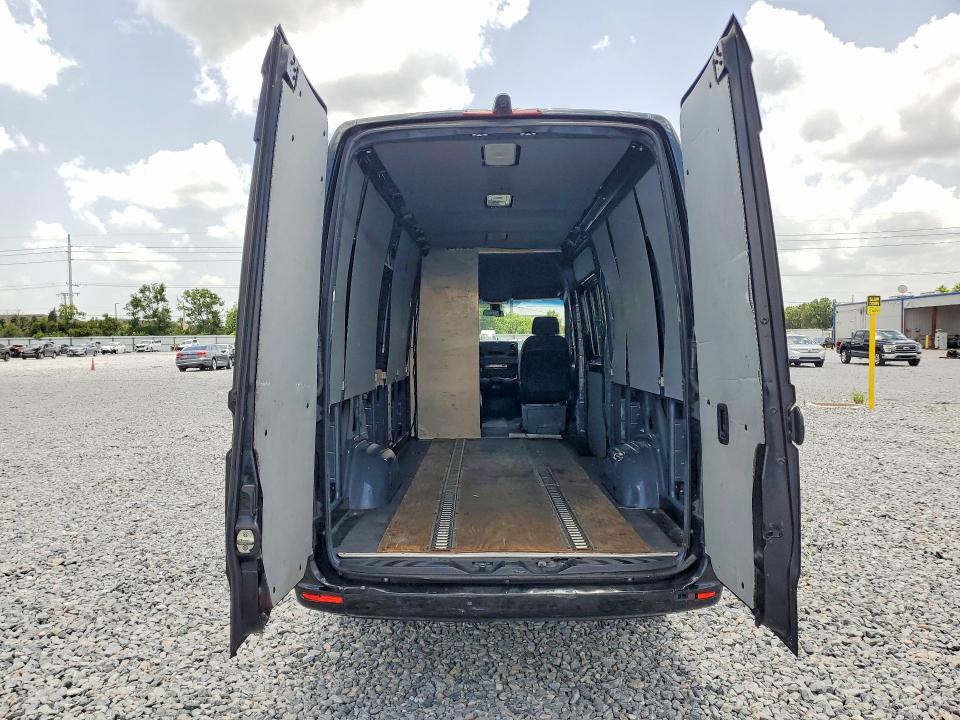 2019 Mercedes-benz Sprinter VIN WD4PF1CD1KP148918 COPART salvage auction — SIDE, Fl - Certificate Of Title (P), sold $2,350 on 2026-07-22 (photo 6)