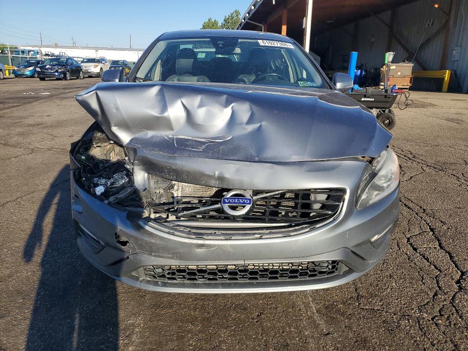 2018 Volvo S60 VIN YV140MTL1J2460637 COPART salvage auction — FRONT END, Co - Dis/Dlr/Exp Only Clean Title, sold $625 on 2026-08-11 (photo 5)