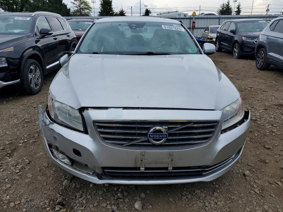 2016 Volvo S80 VIN YV140MAK6G1196680 COPART salvage auction — FRONT END, Md - Cert Of Salvage < 75% Damage, sold $250 on 2026-08-10 (photo 5)