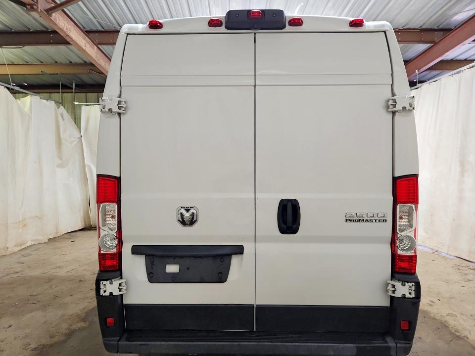 2025 Ram Promaster 2500 VIN 3C6LRVCG5SE512010 COPART salvage auction — MINOR DENT/SCRATCHES, OK - CERTIFICATE OF TITLE (P), sold $10 on 2026-08-03 (photo 6)
