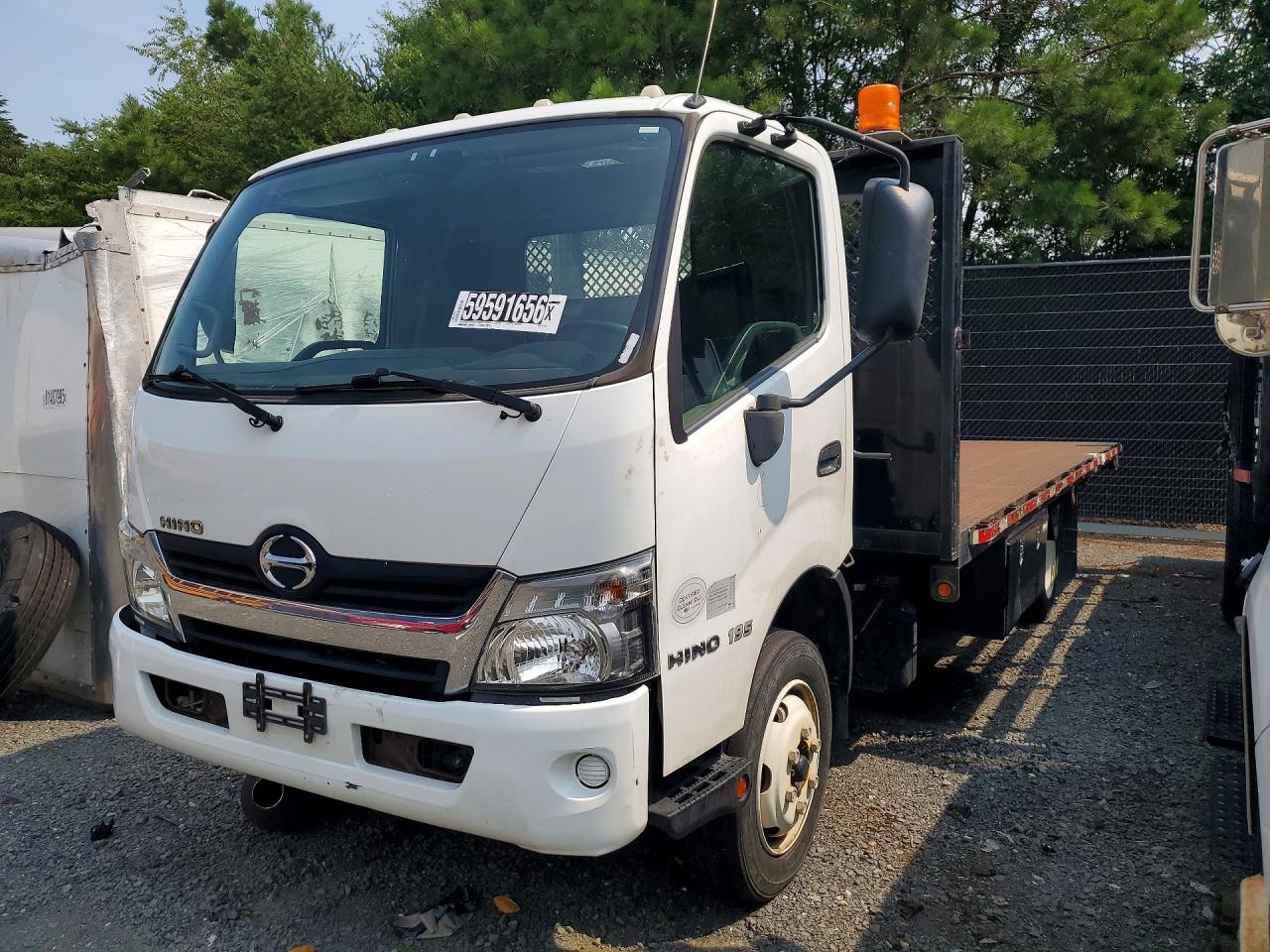 2020 Hino 195 VIN JHHSDM2H9LK011852 — COPART salvage auction photo