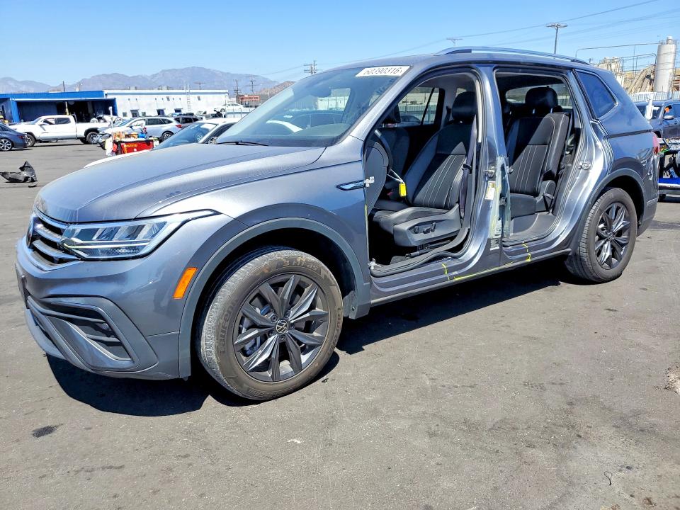 2024 Volkswagen Tiguan VIN 3VVNB7AX2RM086069 — COPART salvage auction photo