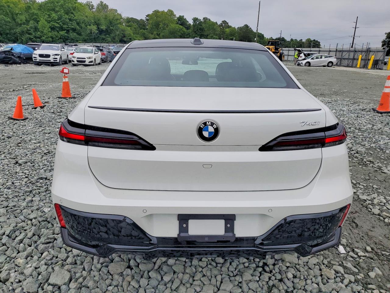 2023 BMW 7 Series VIN WBA23EH01PCN52467 COPART salvage auction — Mechanical, NC - SALVAGE CERTIFICATE OF TITLE, sold $46,750 on 2026-08-19 (photo 6)