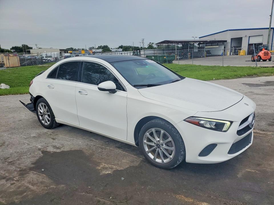 2019 Mercedes-benz A-klasse VIN WDD3G4FB4KW001215 COPART salvage auction — REAR END, Fl - Cert Of Title Slvg Rebuildable, sold $5,700 on 2026-08-04 (photo 4)