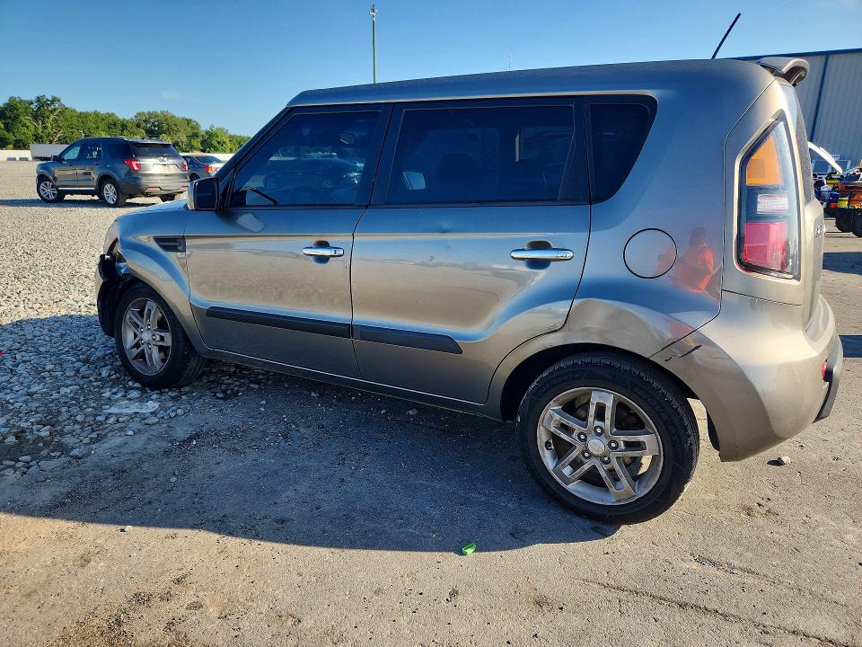 2011 Kia Soul VIN KNDJT2A2XB7195736 COPART salvage auction — FRONT END, FL - CERT OF TITLE SLVG REBUILDABLE, sold $450 on 2026-07-15 (photo 2)