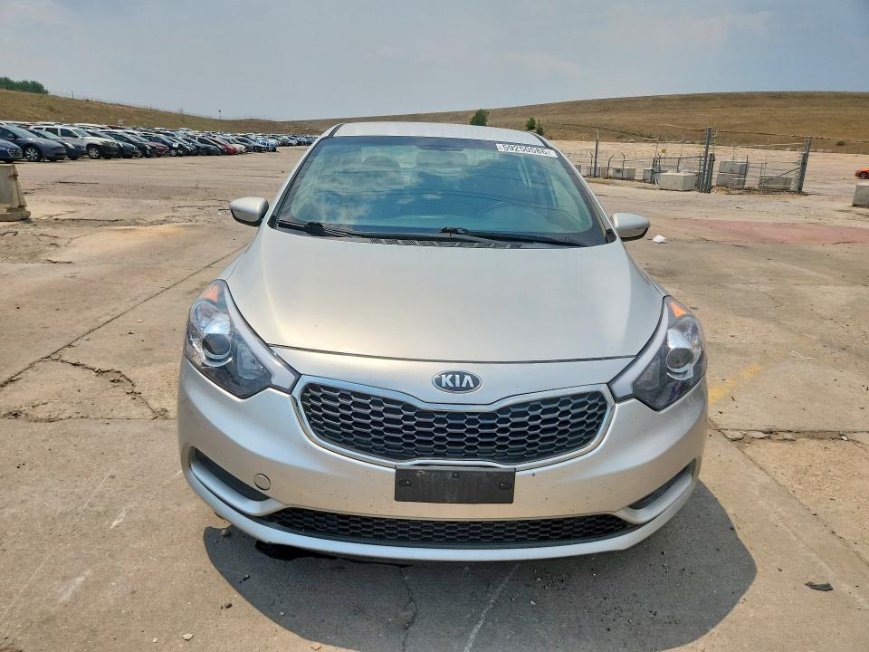 2015 Kia Forte VIN KNAFX4A6XF5283161 COPART salvage auction — REAR END, CO - SALVAGE TITLE, sold $1,200 on 2026-07-27 (photo 5)