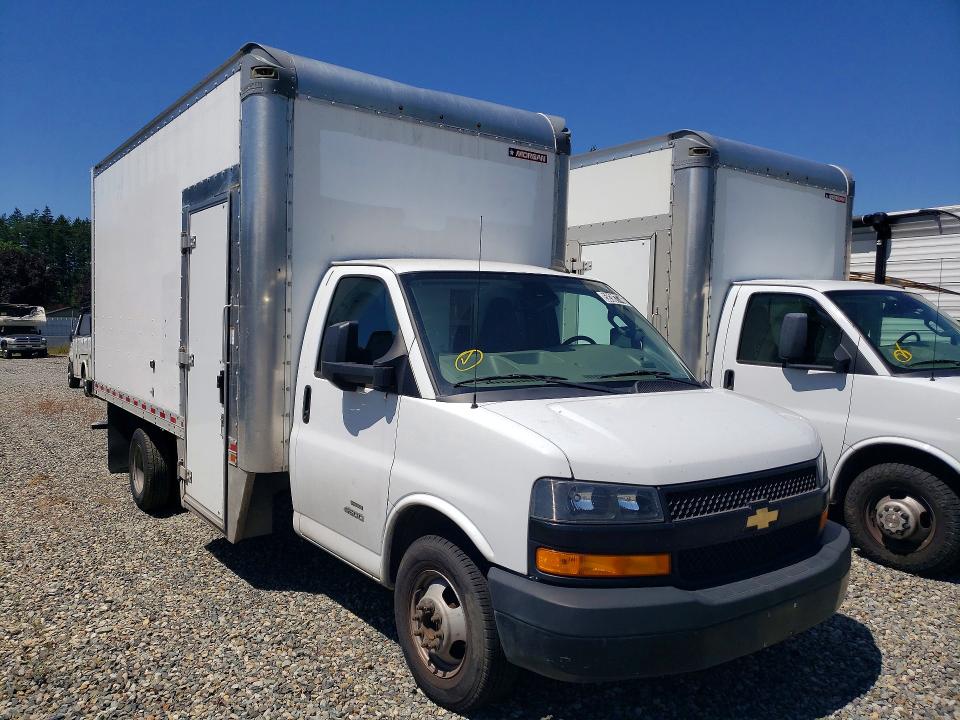 2021 Chevrolet Express 4500 VIN 1HA6GVC73MN006956 COPART salvage auction — MINOR DENT/SCRATCHES, WA - VEHICLE CERT OF OWNERSHIP-TITL, sold $5,500 on 2026-07-09 (photo 4)