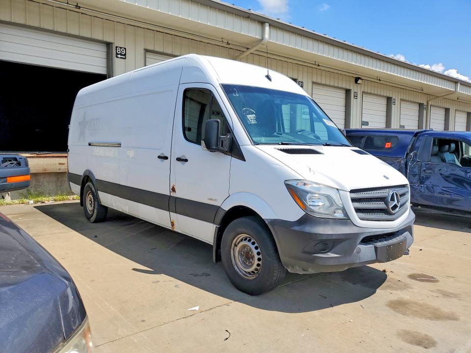 2015 Mercedes-benz Sprinter VIN WD3PE8DC9F5991269 COPART salvage auction — MINOR DENT/SCRATCHES, Oh - Certificate Of Title (P), sold $1,050 on 2026-07-27 (photo 4)