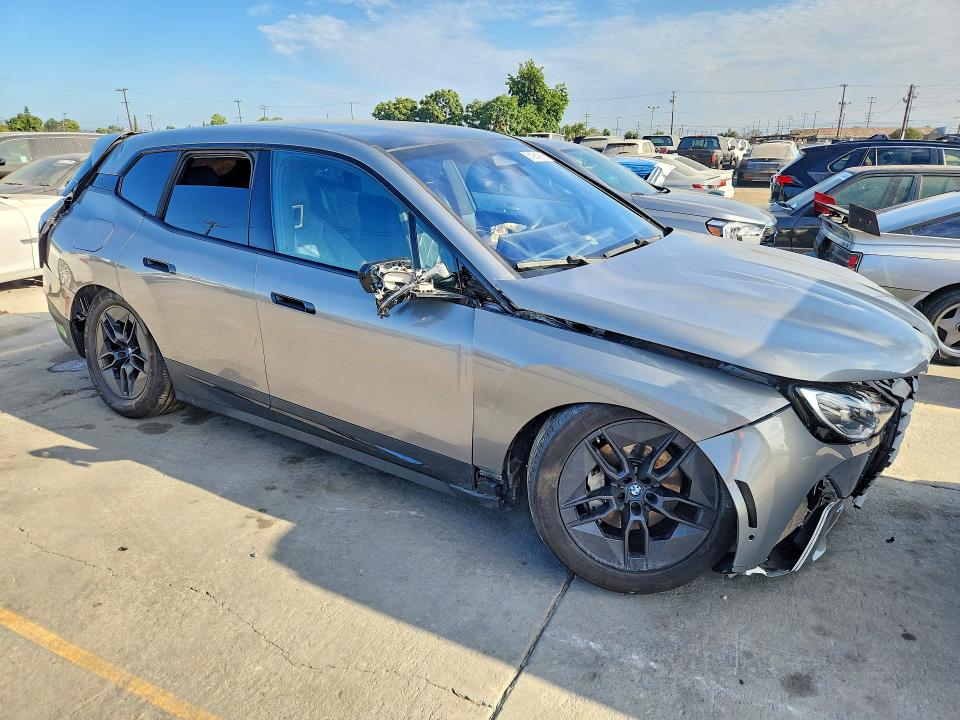2023 BMW Ix VIN WB523CF03PCM19294 COPART salvage auction — FRONT END, Ca - Salvage Certificate, sold $11,700 on 2026-07-29 (photo 4)