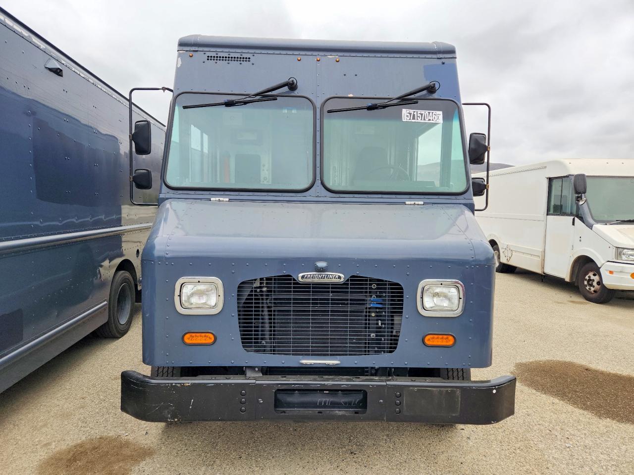 2021 Freightliner Chassis VIN 4UZAC2EA9MCML0764 COPART salvage auction — Normal Wear, CA - DIS/DLR/EXP ONLY CLEAN TITLE, sold $15,400 on 2026-07-14 (photo 5)
